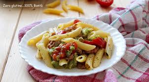 Disponete all'interno il ripieno di broccoli e salsiccia. Pasta Con Broccoli Salsiccia E Pomodorini Ricetta Gustosa