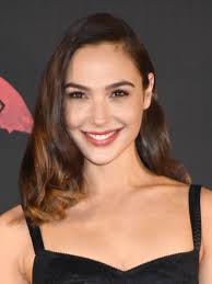 After undertaking two years of military service, she studied law before pursuing acting opportunities. Gal Gadot Filmstarts De