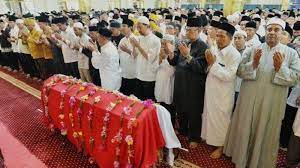 Tata Cara Sholat Jenazah Perempuan Dan Laki Laki Lengkap Dengan Bacaan Doa Pahami Perbedaannya Pos Kupang