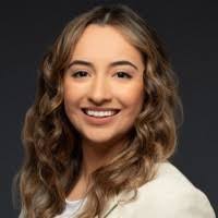 Selena Yates's Instagram, Twitter & Facebook