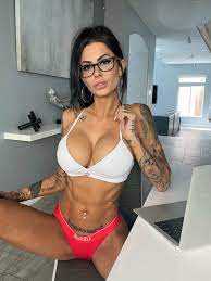 Brandi Andrews on X: Booking trips for the summer, whos cumming with me?  Help me choose what bikinis I should pack tonight at 5pm PST 👉🏼  t.couDdbNMfsE5 t.coUWckSleRue  X
