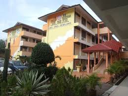 Sekolah menengah sains pasir puteh (smspp) telah dibuka pada 01 januari 1998 merupakan sebuah sekolah berasrama penuh yang ketiga di negeri kelantan dan sekolah berasrama penuh puteri yang pertama di pantai timur semenanjung malaysia. Sekolah Menengah Sains Pasir Puteh