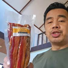 Lloyd's Kitchen Kiniing is not fully dessicated which makes it ideal for  Gisado, Salads and Sandwiches. You may use it also to your Pinikpikan and  other soup based dishes.