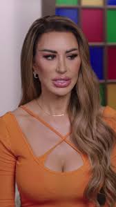 Remember when Shekinah couldn’t bear the thought of sleeping in Sarper's  bed with its 2500 past guests? 😬 Catch their latest escapades