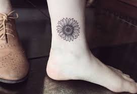 Black And Grey Sunflower Tattoo Designs 24 Warm Sunflower Tattoo Designs Tatuagem Girasol Tatuagens De Girassol Tatoo Pontilhismo