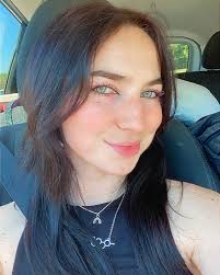 LARA LARSON (@lara.anne) • Instagram photos and videos