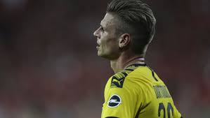 Lukasz piszczek is planning to put an end to his long stint with borussia dortmund at the end of the next season. Lukasz Piszczek Borussia Dortmund Kontuzja Sport Tvp Pl
