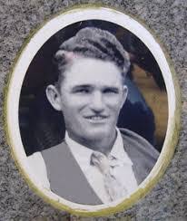 Aaron Fowlkes's Instagram, Twitter & Facebook