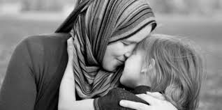 5 hadis tentang ibu dan pentingnya berbakti kepadanya. Surga Di Bawah Telapak Kaki Ibu Hadis Atau Bukan Bincang Syariah