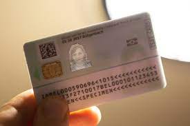 Când vorbim despre identitatea electronică, în ultima perioadă. Detalii Despre Noile CÄrÅ£i De Identitate Cu Cip Romanii Nu Vor Mai Putea Iesi Din Å£arÄ Cu Buletinele Simple Incepand De Anul Viitor