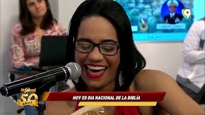 Raquel Arias, typical singer