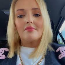 anyone know of any cafe open now for breakfast sandwiches pls