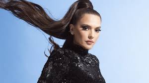 Ask acisi ne kadar sürer kalbim yok mu tahminin? Demet Akalin Ev Konserinde Rekor Sayiya Ulasti
