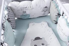 Ne pas utiliser de couverture, de draps du dessus, de couettes, ni d'oreillers ou d'édredons avant 18 mois et retirer les peluches quand bébé dort. Meilleur Tour De Lit Pour Bebe Guide Fev 2021