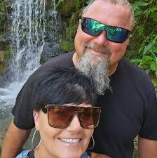 Can anyone recommend someone to paint laminated cabinets in  Moyock/Currituck County?