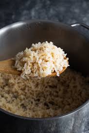 El arroz es uno de los alimentos que más se consumen en todo el mundo. Receta De Como Cocinar Arroz Integral Estufa Y Olla Arrocera Receta Facil Y Saludable