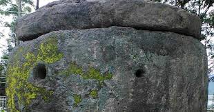 Batu gambar (stone images) as indonesia heritage of excellence, miracles, and as a sign for mankind to always pay attention to the signs of the ruler of the universe. Batu Paromasan Tempat Tulang Belulang Para Leluhur