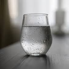 Das passiert mit deiner Haut, wenn du 3 Liter am Tag trinkst | COSMOPOLITAN