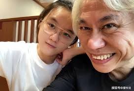 Nhạc sĩ Đài Loan qua đời, để lại tài sản cho bạn gái kém 40 tuổi