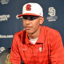 Avery Tuck opens some national eyes