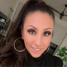 Hilda Burnett's Instagram, Twitter & Facebook