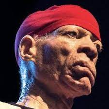 He rose to prominence in the '80s, with most notable song zungguzungguguzungguzeng (1983), among many others. Yellowman Dj Age Birthday Bio Facts Family Net Worth Height More Allfamous Org