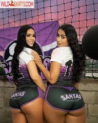 16 hot photos by Monica Vallejo (known as @monicavallejo)