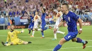 Bei der em in frankreich trafen sie als. Em 2016 Kroatien Schlagt Spanien Und Gewinnt Die Gruppe D Eurosport