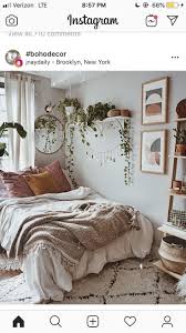 Room design bedroom room ideas bedroom bedroom inspo square bedroom ideas neon bedroom apartment bedroom decor study room decor small room decor decor room 21 best small house decorating ideas when you want to refresh the interior decor of your own home, it is not at all necessary to start a repair, get 20 small house decorating ideas to inspire. Aktuellsten Bilder Schlafzimmer Einrichten Vintage Ideen Technologie In 2021 Bedroom Decor Apartment Inspiration Bedroom Inspirations