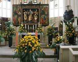 Flowers for church memorial service. Funeral Floristry Blumen Kuhn