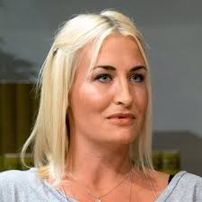 She is also the love interest and later the wife of kyle reese. Filmografie Sarah Connor Fernsehserien De