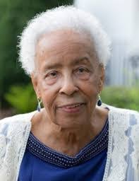 Mae Grant's Instagram, Twitter & Facebook