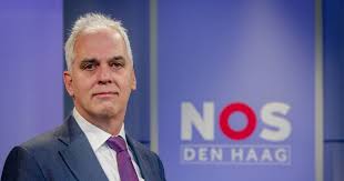 'dansende' walvis en dolfijn · 0:34. Ron Fresen Stops At The Nos Journaal Show Netherlands News Live