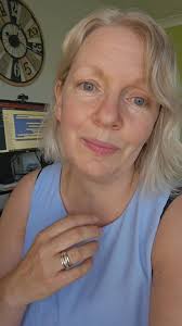 About these mindful parenting pauses..., A warm, connecting hello from  me..., Dr. Sands x, sandra@mindfulness-skills4life.co.uk