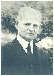 Alexander Hardie's Instagram, Twitter & Facebook