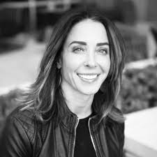 Ashley Spinks's Instagram, Twitter & Facebook