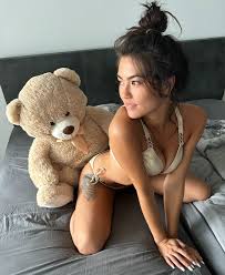 cute.babysitter - Fleshbot