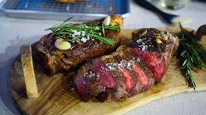 Mix butter with cilantro, jalapeno and red pepper. How To Season Steak A Step By Step Guide To Seasoning Steak