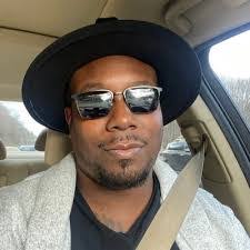 Darryl Hamlin's Instagram, Twitter & Facebook