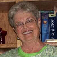 Linda Winn's Instagram, Twitter & Facebook