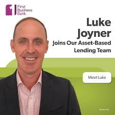 Karim Hill's Instagram, Twitter & Facebook