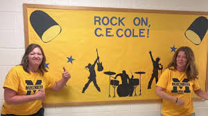 Super Bowl spirit in Mrs. Bellanca's kindergarten classroom🦅