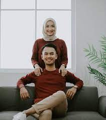 17+ foto prewedding outdoor dengan baju kebaya bridal dengan lensa. 20 Foto Prewedding Hijab Romantis Portalkuningan Com
