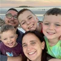 Sandra Gobbel's Instagram, Twitter & Facebook