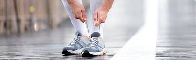 Running compression socks are designed to deliver increased oxygen to your muscles, improve circulation to the heart and speed up the removal of lactic acid, all of which enhance performance, endurance, and recovery. The Benefits Of Compression Socks And When To Wear Them