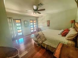 The barn has been a friendly face in the community. 6 Acre Retreat With 2 Houses Party Barn Pool Live Oaks In Texas Hotel Rates Reviews On Orbitz