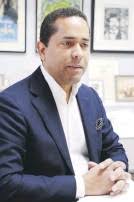 Rafael Cox Alomar abre bufete para orientar a empresarios