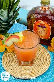 Stir together 6 cups chilled tangerine juice and 2 cups vodka in a pitcher. 25 Best Summer Cocktails Recipes Trop Rockin
