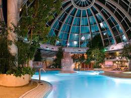 The 'saarland therme' (thermal spring) offers various indoor and outdoor pools that feature a number of water attractions such as neck showers, 'bubbling seats' and massage jets. Westfalen Therme Erlebnisbad In Bad Lippspringe