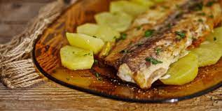 1 lampuga di circa 1 kg 250 gr di farina di grano tenero 3 uova 250 gr di pan trito 12 pomodorini 200 gr di rucola sale q.b. Filetti Di Lampuga Alla Mugnaia Mastercheffa